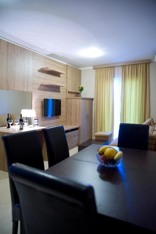 Vila V Lux Apartments Petrovac Δωμάτιο φωτογραφία