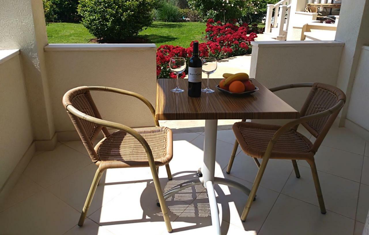 Vila V Lux Apartments Petrovac Εξωτερικό φωτογραφία