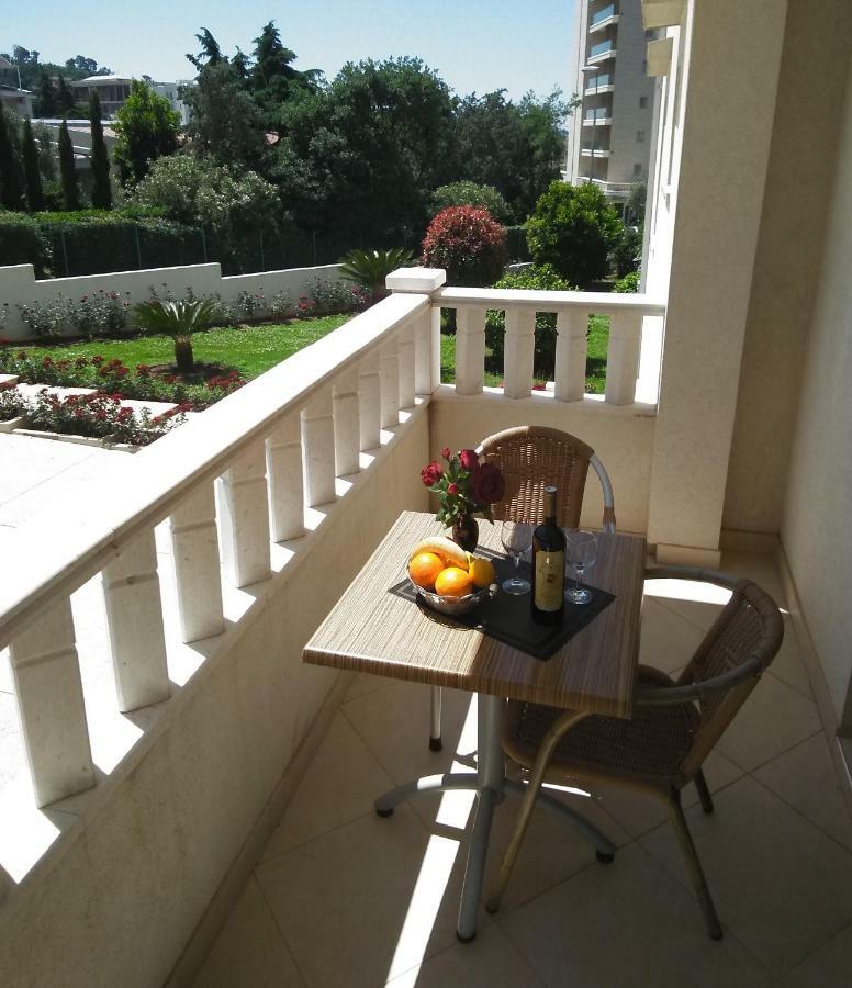 Vila V Lux Apartments Petrovac Εξωτερικό φωτογραφία