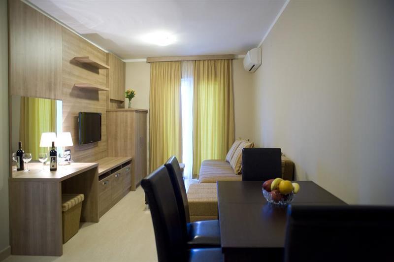 Vila V Lux Apartments Petrovac Εξωτερικό φωτογραφία