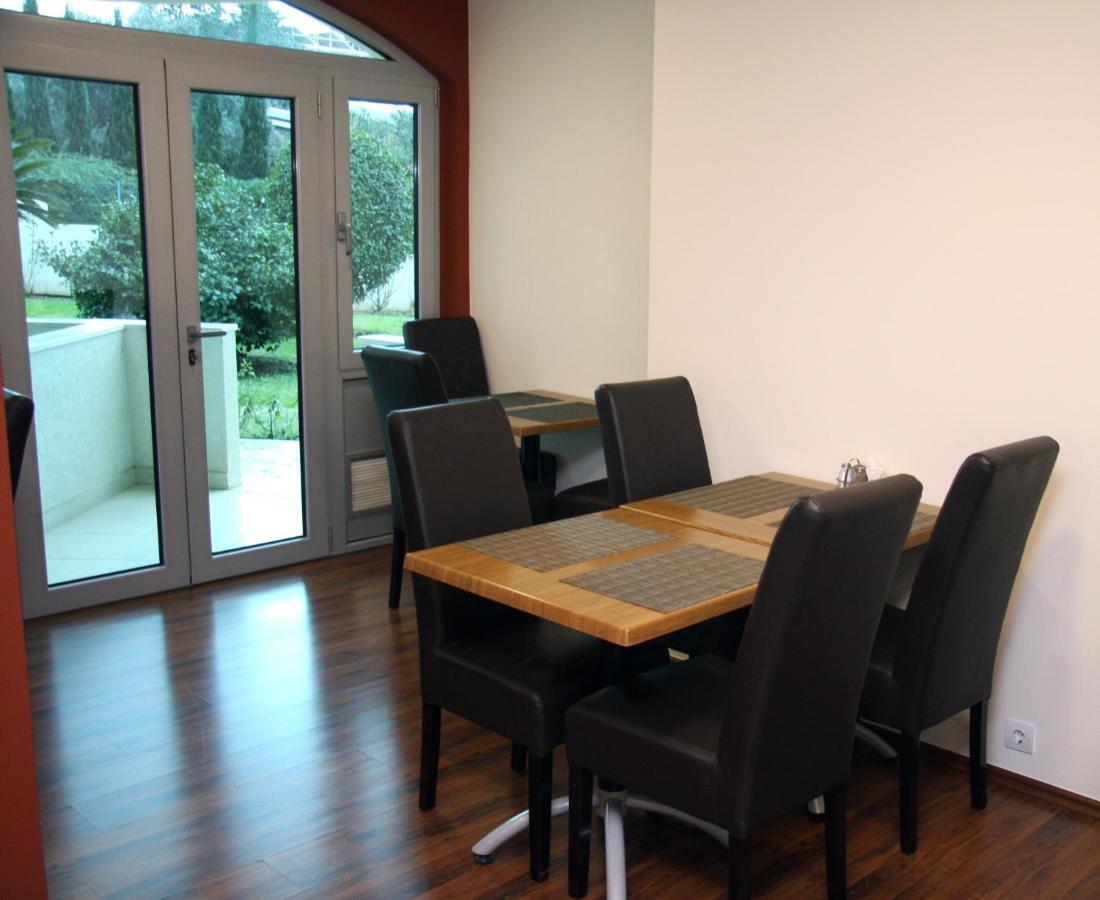 Vila V Lux Apartments Petrovac Εξωτερικό φωτογραφία